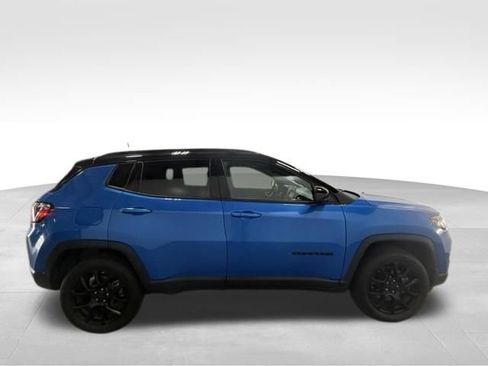 Used 2023 Jeep Compass Latitude w/ Sun and Sound Group AWD/4WD image 6