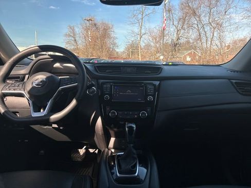 Used 2017 Nissan Rogue SL image 13