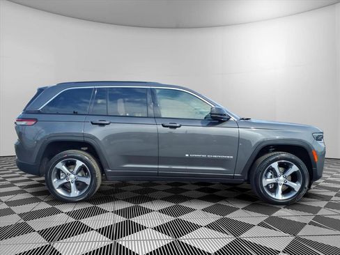 New 2026 Jeep Grand Cherokee Limited RWD image 5