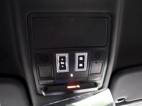 Used 2021 Land Rover Defender 110 S AWD/4WD image 37