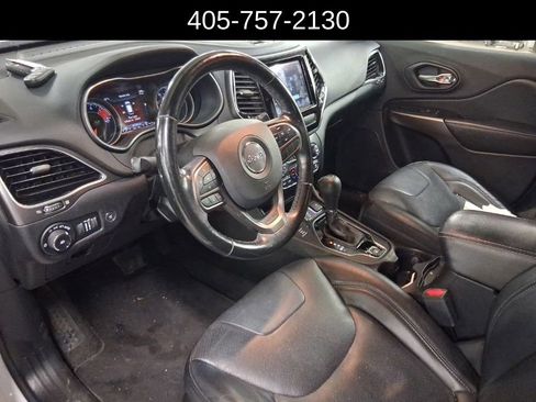 Used 2019 Jeep Cherokee Limited image 5