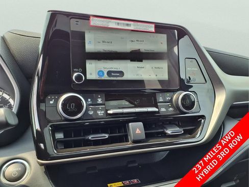 Used 2026 Toyota Highlander XLE AWD/4WD image 16