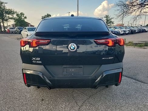 Used 2025 BMW X2 xDrive28i AWD/4WD image 9