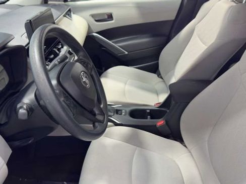 Used 2023 Toyota Corolla Cross L image 21