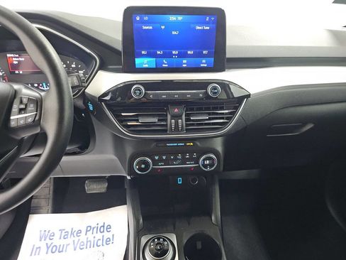 Used 2020 Ford Escape SE image 9
