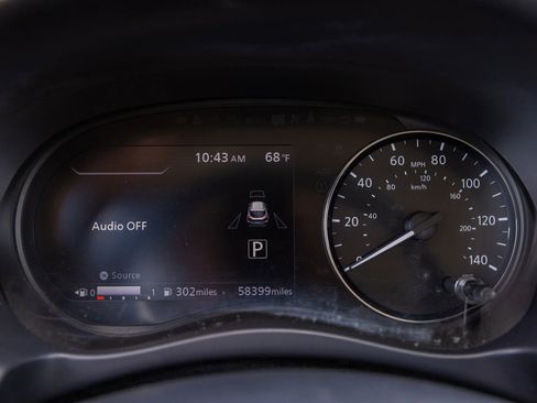 Used 2024 Nissan Kicks SR FWD image 14