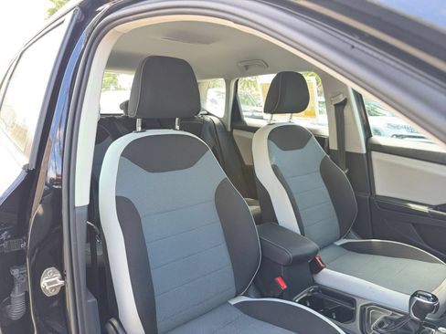 Used 2025 Volkswagen Taos S FWD image 33