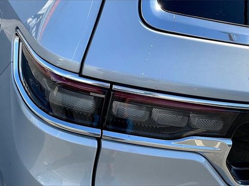 New 2023 Jeep Grand Wagoneer Series II w/ Convenience Group III image 12