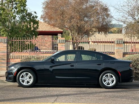 Used 2020 Dodge Charger SXT image 3