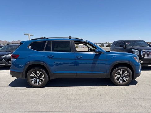 Used 2025 Volkswagen Atlas SE AWD/4WD image 3