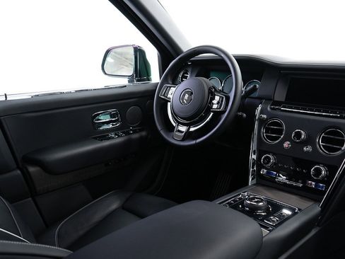 Certified 2024 Rolls-Royce Cullinan image 34