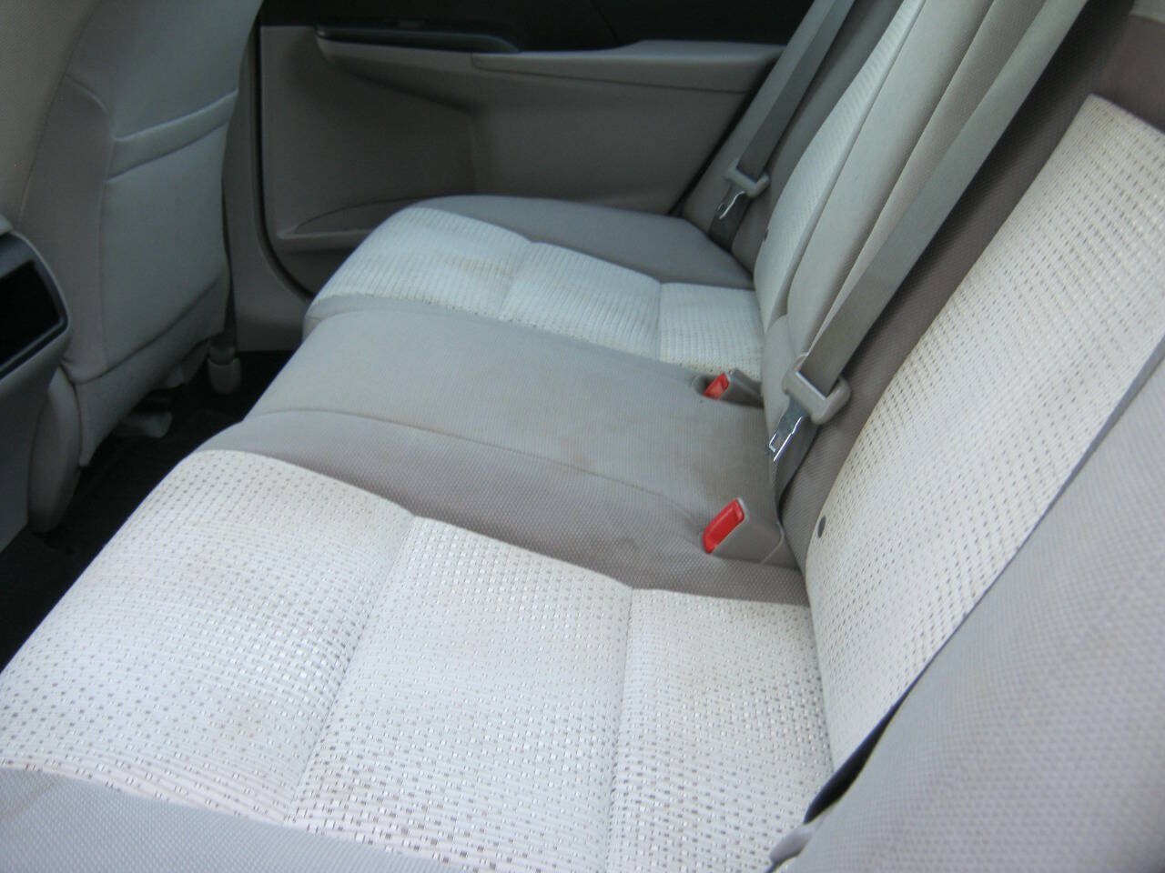 Used 2014 Toyota Camry LE FWD image 10
