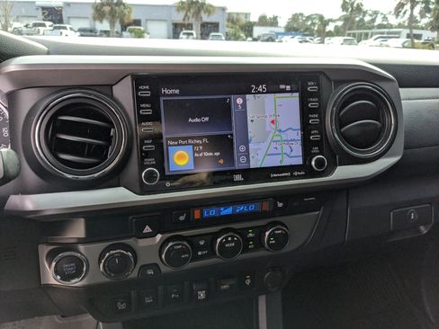 Used 2021 Toyota Tacoma Limited image 24