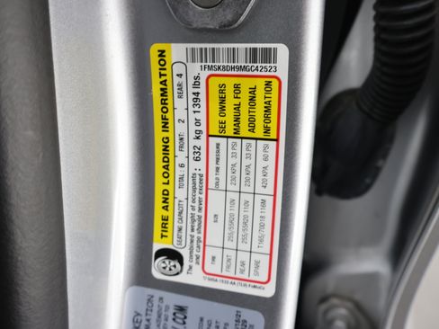 Used 2021 Ford Explorer XLT w/ Equipment Group 202A AWD/4WD image 48