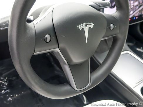 Used 2021 Tesla Model 3 Performance image 16
