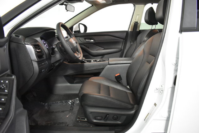Certified 2026 Nissan Rogue SV w/ SV Premium Package AWD/4WD image 11