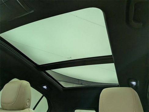 Certified 2025 Cadillac XT4 Premium Luxury image 17