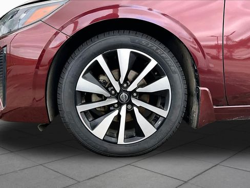 Used 2024 Nissan Sentra SV w/ SV Premium Package FWD image 11