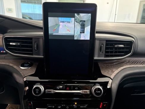 Used 2022 Ford Explorer Platinum w/ Equipment Group 601A image 34