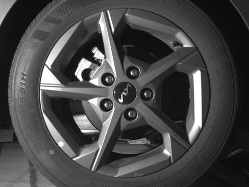 Used 2025 Kia K4 LXS image 15