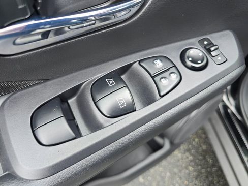 Used 2024 Nissan Kicks SV image 24