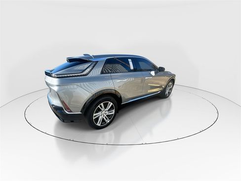 Used 2024 Cadillac Lyriq Tech image 8