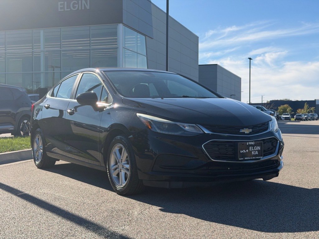 Used 2017 Chevrolet Cruze LT w/ Convenience Package FWD image 1
