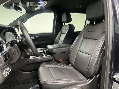 Used 2025 GMC Yukon XL Denali image 22