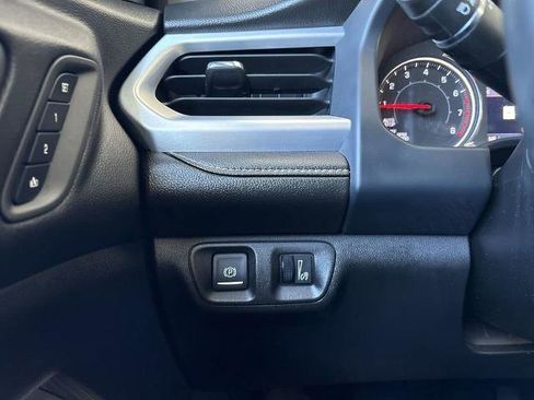 Certified 2023 GMC Acadia SLT w/ Elevation Edition AWD/4WD image 18