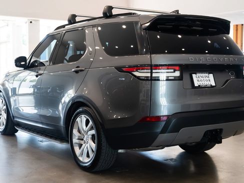 Used 2017 Land Rover Discovery SE AWD/4WD image 6
