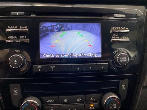 Used 2017 Nissan Rogue SV image 28
