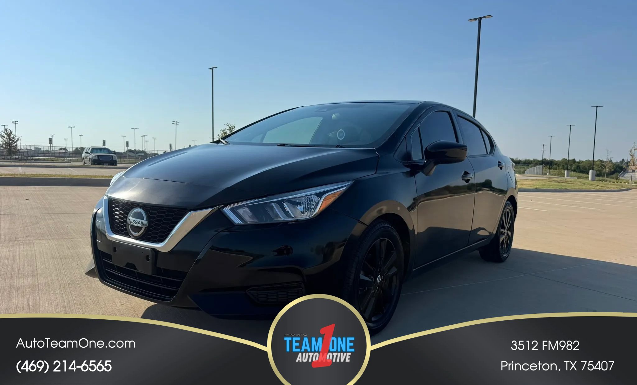 Used 2022 Nissan Versa SV FWD image 1