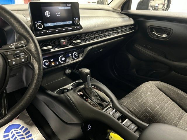 Certified 2023 Honda HR-V LX image 28