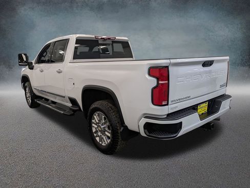 Used 2025 Chevrolet Silverado 2500 High Country w/ High Country Premium Package AWD/4WD image 6