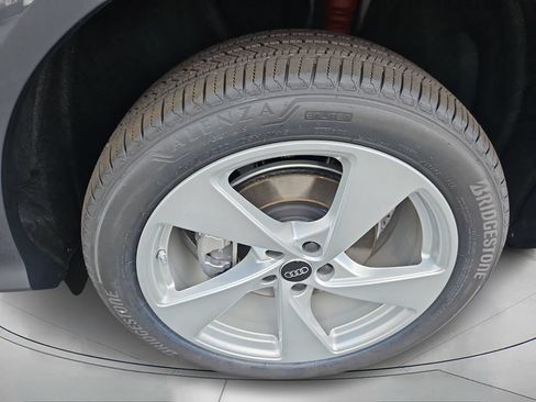 Used 2025 Audi Q5 Premium Plus w/ Premium Plus AWD/4WD image 4