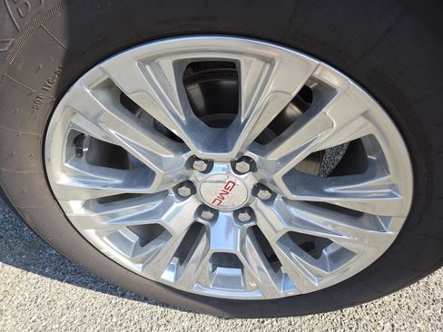 Used 2023 GMC Yukon Denali AWD/4WD image 15