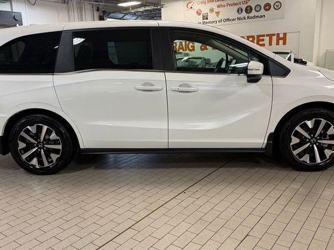Used 2025 Honda Odyssey EX-L image 5