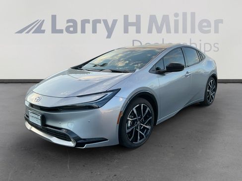 Used 2024 Toyota Prius Prime Premium image 1