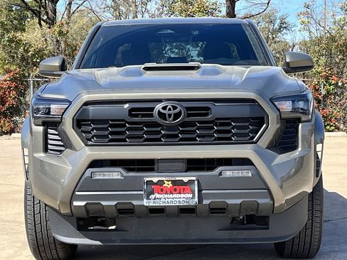 Used 2024 Toyota Tacoma TRD Sport image 7