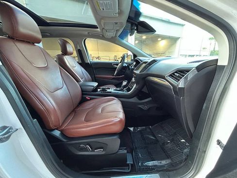 Used 2018 Ford Edge Titanium w/ Equipment Group 302A AWD/4WD image 26