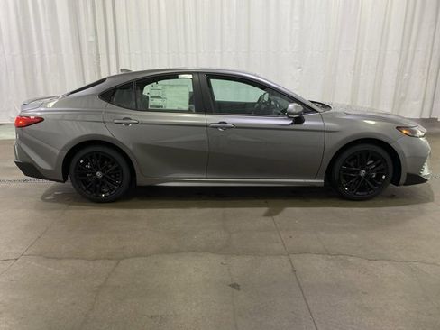 New 2026 Toyota Camry SE image 2