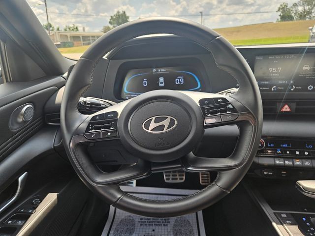 Used 2025 Hyundai Elantra Sport FWD image 14