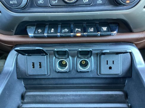 Used 2019 Chevrolet Silverado 2500 High Country w/ Duramax Plus Package image 21