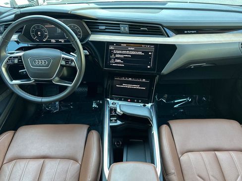 Used 2024 Audi Q8 e-tron Prestige image 13