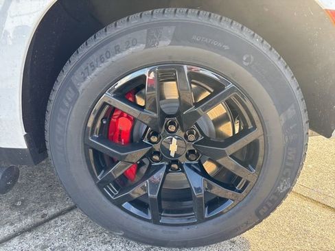 Used 2023 Chevrolet Tahoe Z71 w/ Off-Road Capability Package image 13