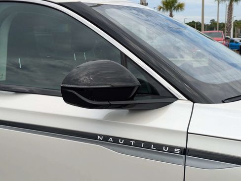 New 2026 Lincoln Nautilus Premier AWD/4WD image 12