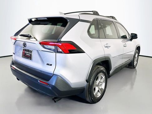 Used 2025 Toyota RAV4 XLE image 5