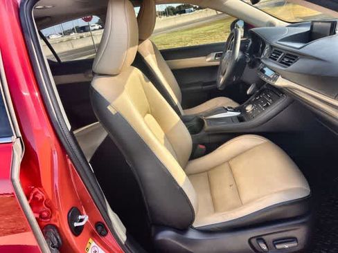 Used 2016 Lexus CT 200h w/ Navigation Package FWD image 12