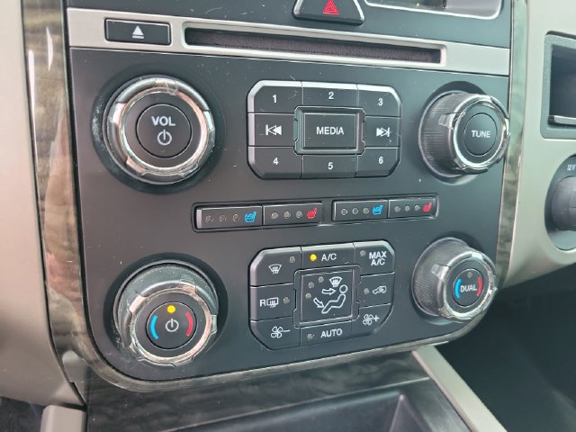 Used 2015 Ford Expedition Limited w/ Equipment Group 301A AWD/4WD image 26