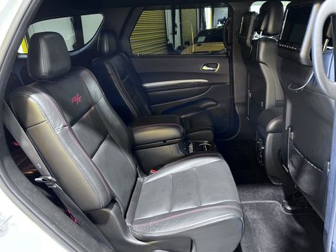 Used 2018 Dodge Durango R/T w/ Technology Group AWD/4WD image 18